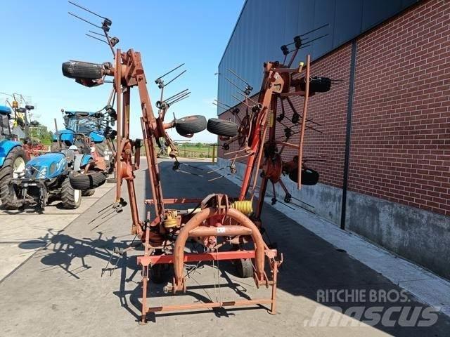 Kuhn GF8501 MH Pöyhimet ja haravat