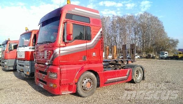 MAN 18.513 Vetopöytäautot