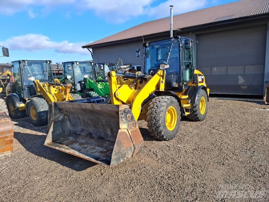 CAT 908M Pyöräkuormaajat