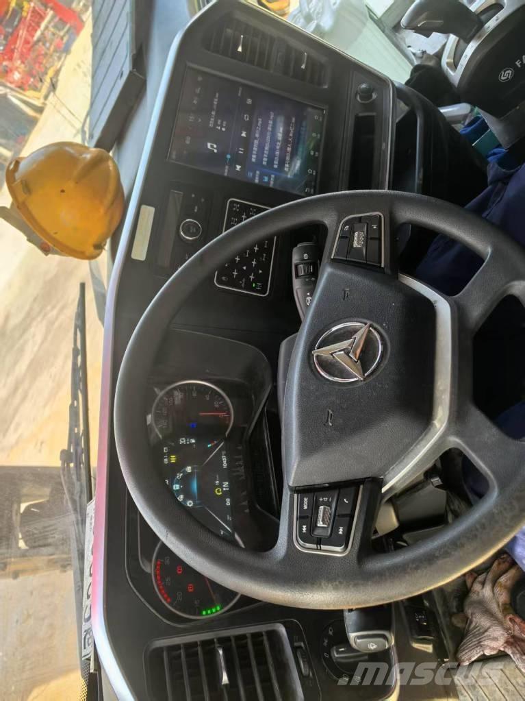 Sany SAC3000C8-8 Mobiilinosturit