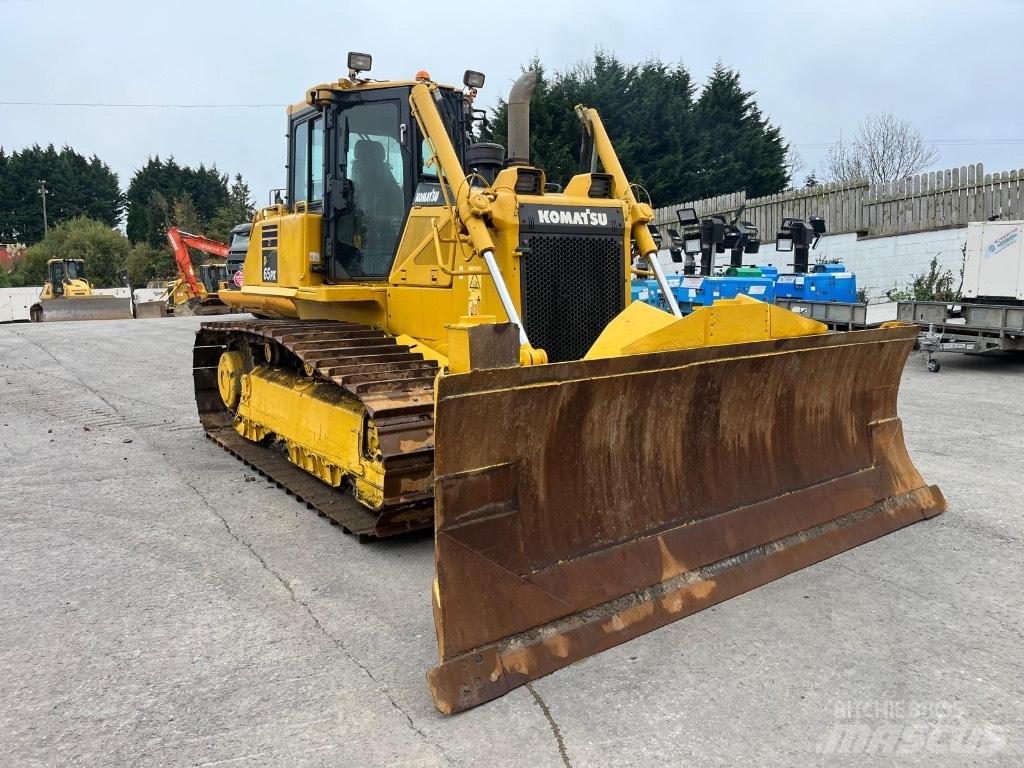 Komatsu D 65 PX-16 Telaketjupuskutraktorit