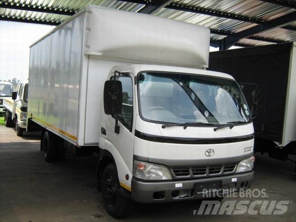 Toyota Dyna 8145 Umpikorikuorma-autot
