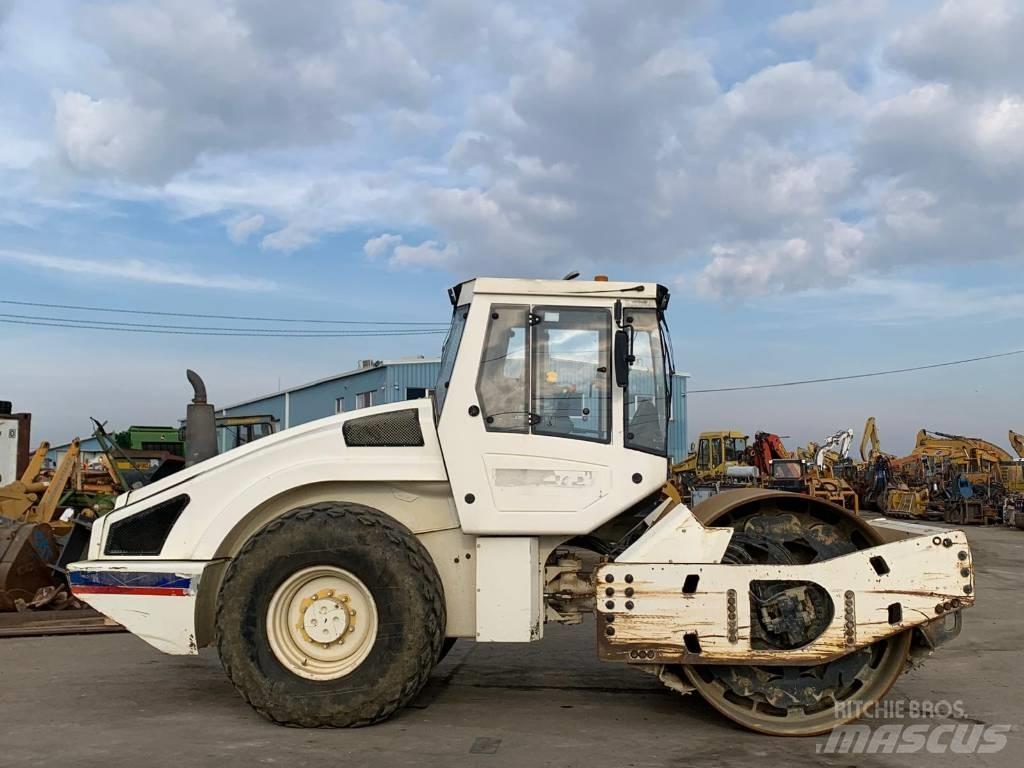Bomag BW 213 D H-4 Yksivalssijyrät