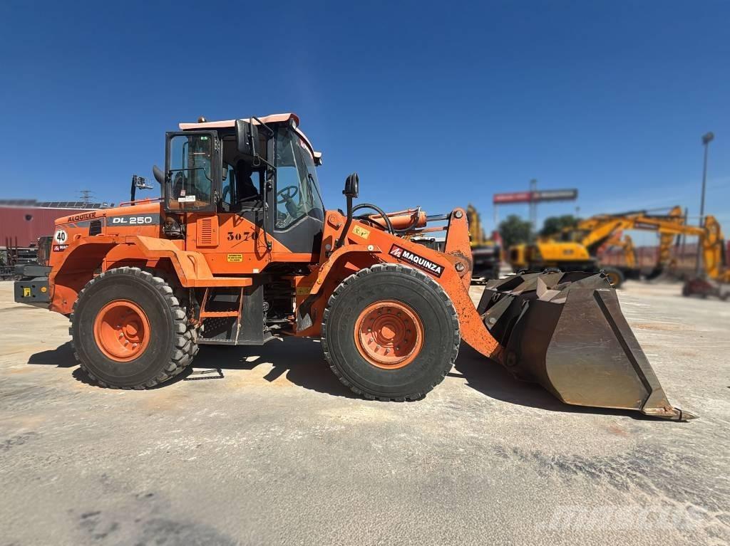 Doosan DL 250-3 Pyöräkuormaajat