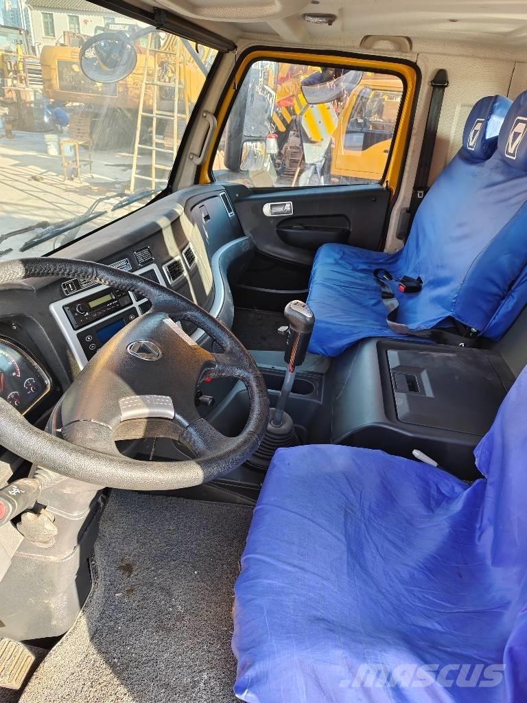 XCMG QY 30 K5 Mobiilinosturit
