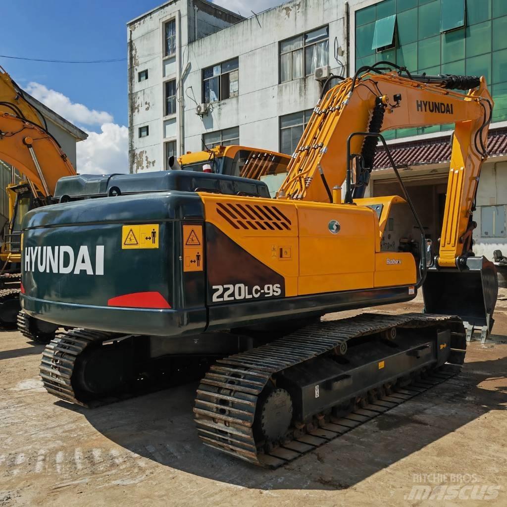 Hyundai R220LC-9S Telakaivukoneet