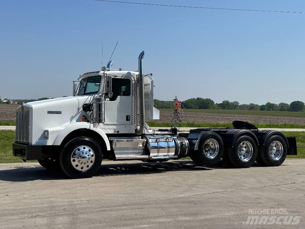 Kenworth T 800 Vetopöytäautot