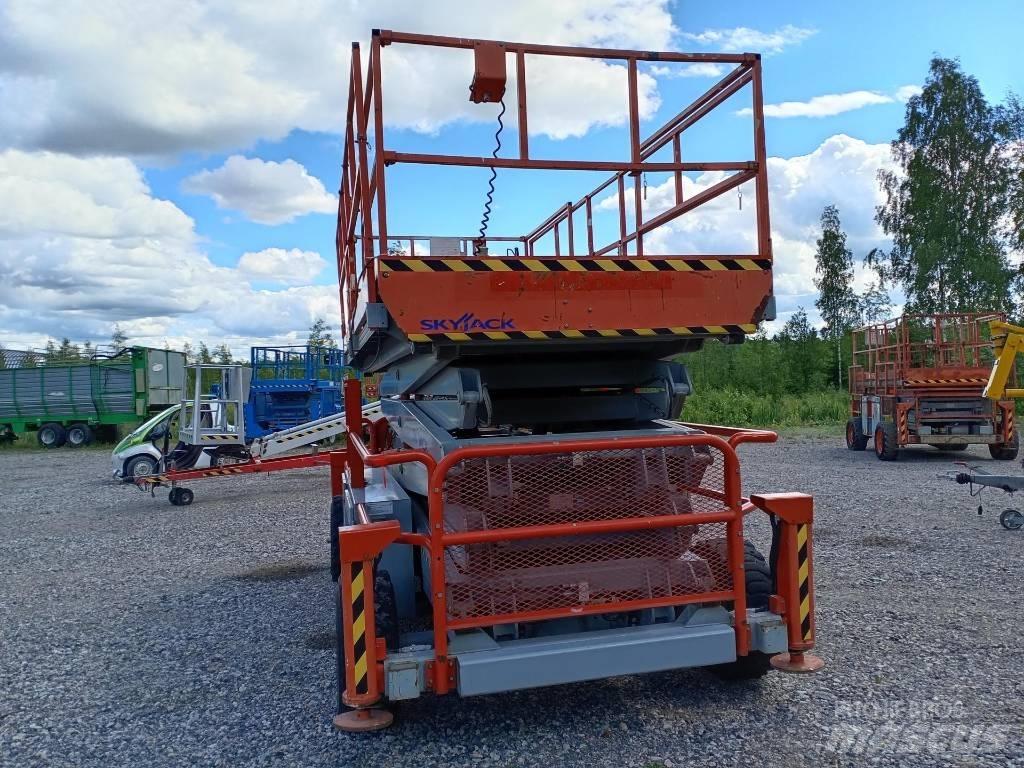 SkyJack SJ 9250 Saksilavat