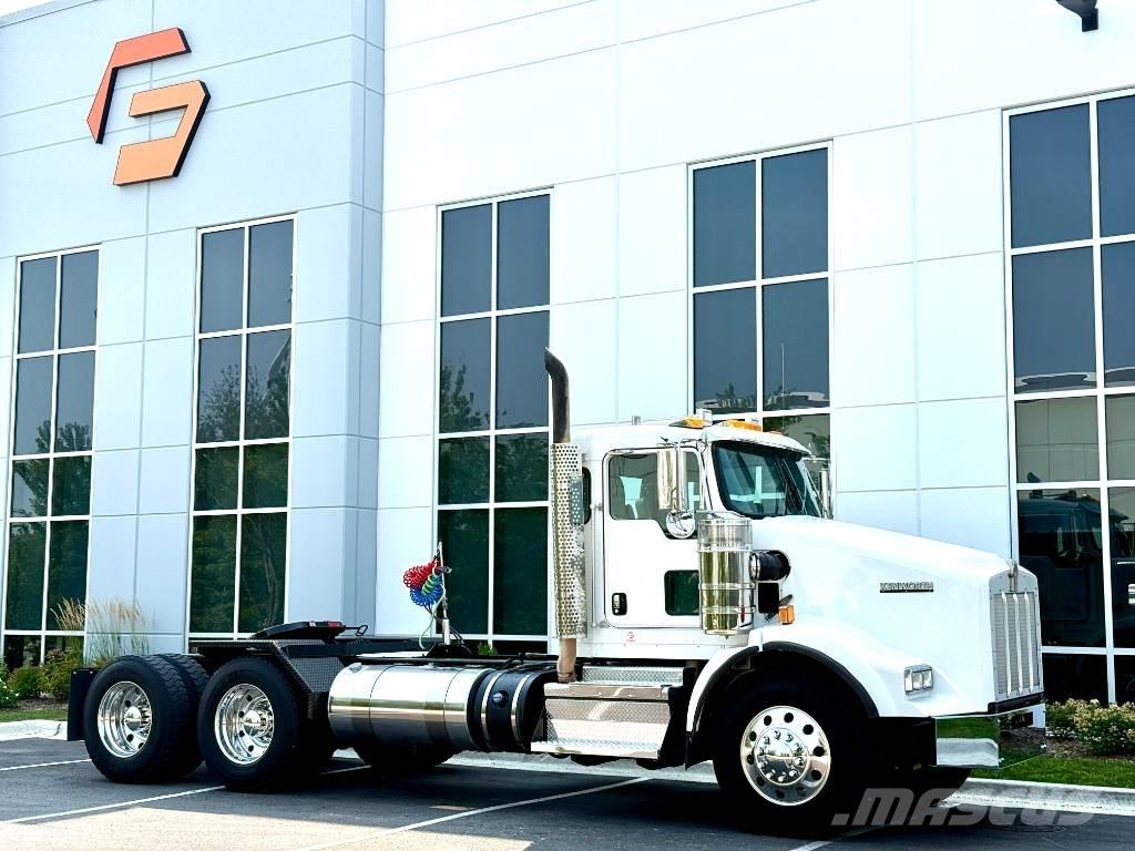Kenworth T 800 Vetopöytäautot