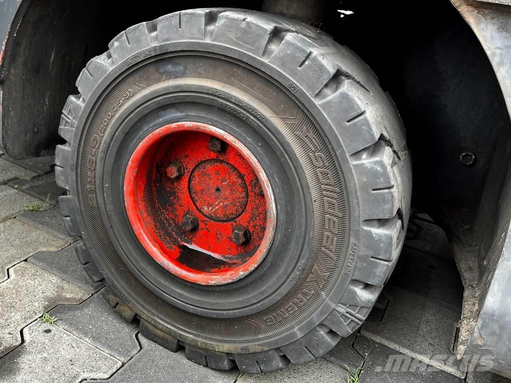 Linde P 250 Vetotrukit
