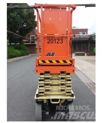 JLG 2632 ES Saksilavat