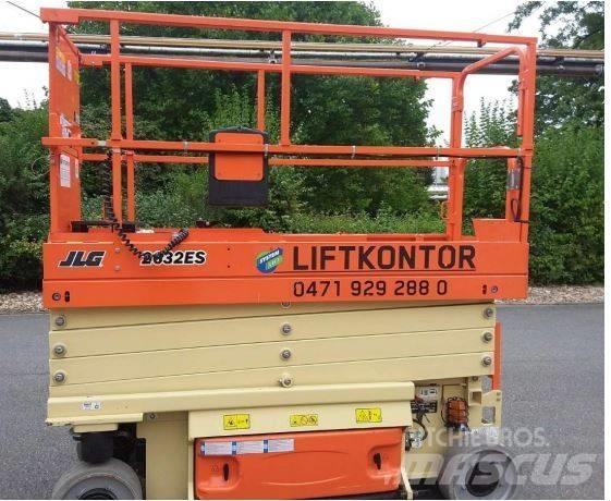JLG 2632 ES Saksilavat