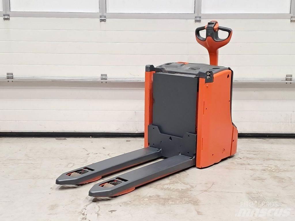 Linde T16L Lavansiirtotrukit