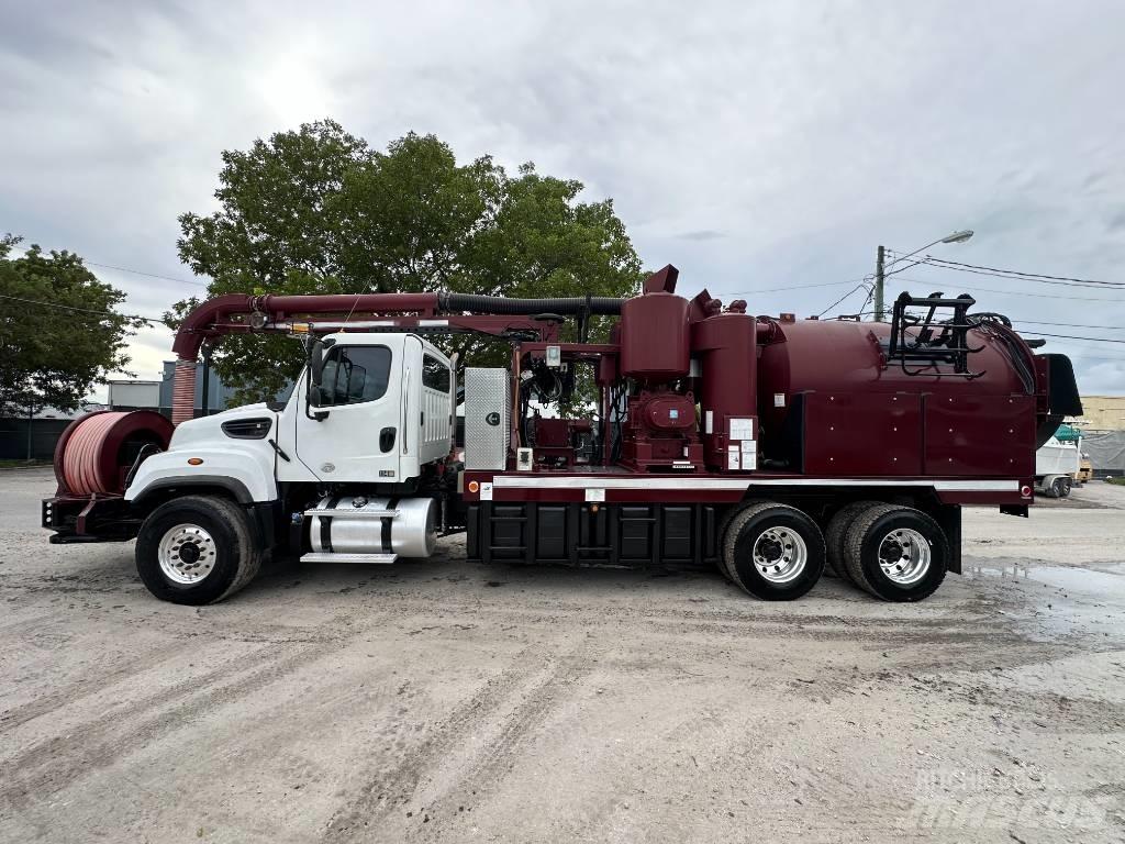Freightliner 114 SD Paine-/imuautot