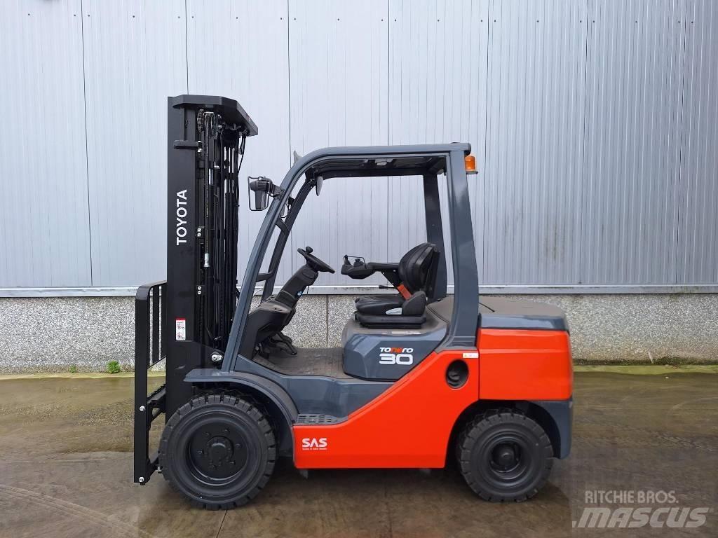 Toyota 52-8 FD F 30 Dieseltrukit