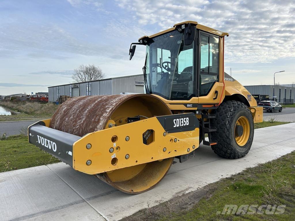 Volvo SD135B Yksivalssijyrät