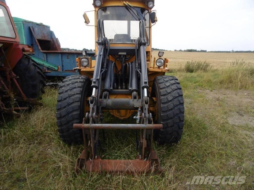 Volvo BM 4200 Pyöräkuormaajat