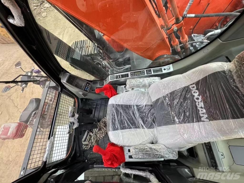 Doosan DX 300 Telakaivukoneet