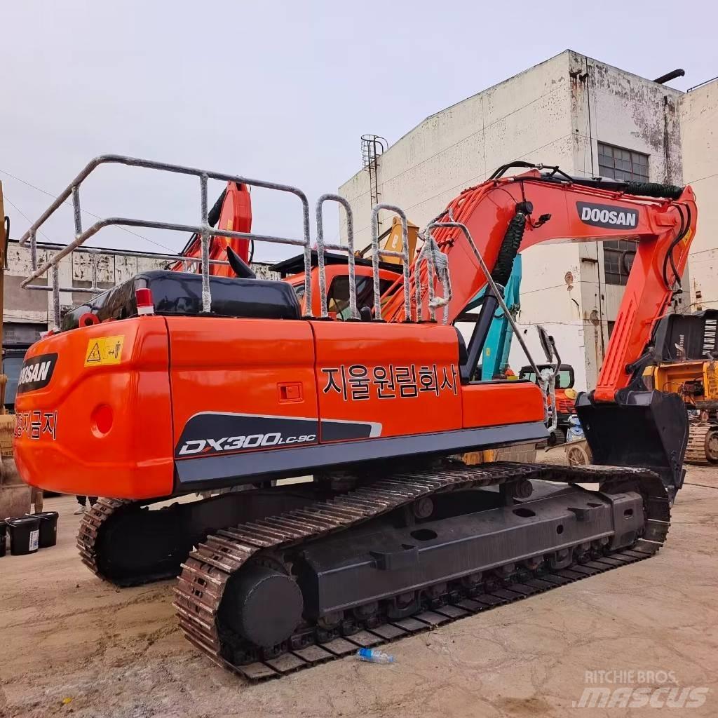 Doosan DX 300 Telakaivukoneet