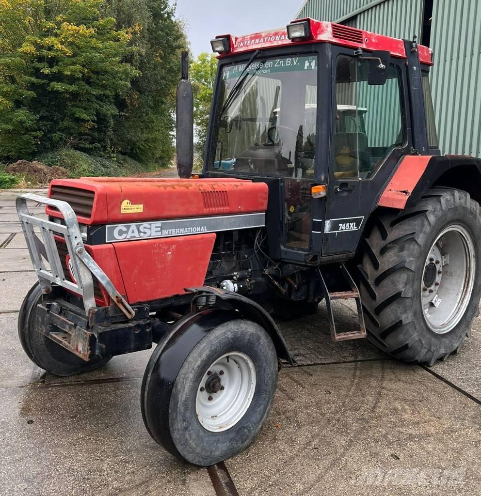 Case IH 745 XL Traktorit