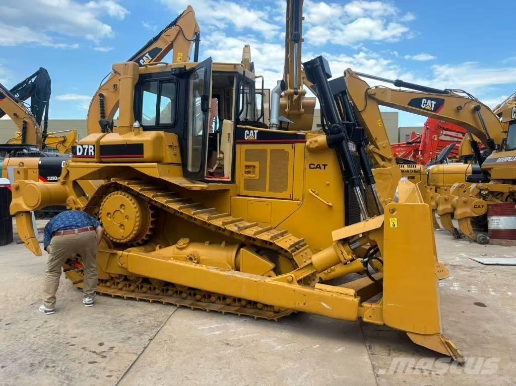CAT D 7 R Telaketjupuskutraktorit