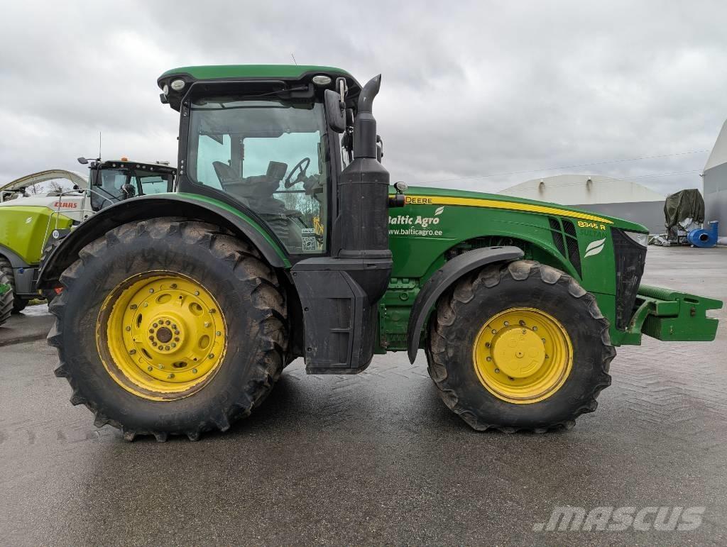 John Deere 8345 R Traktorit