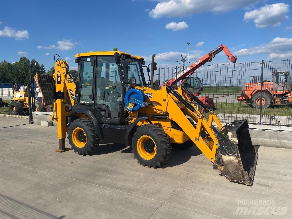 JCB 3 CX / compact Kaivurikuormaajat