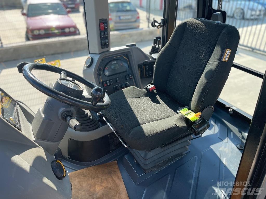 JCB 3 CX / compact Kaivurikuormaajat