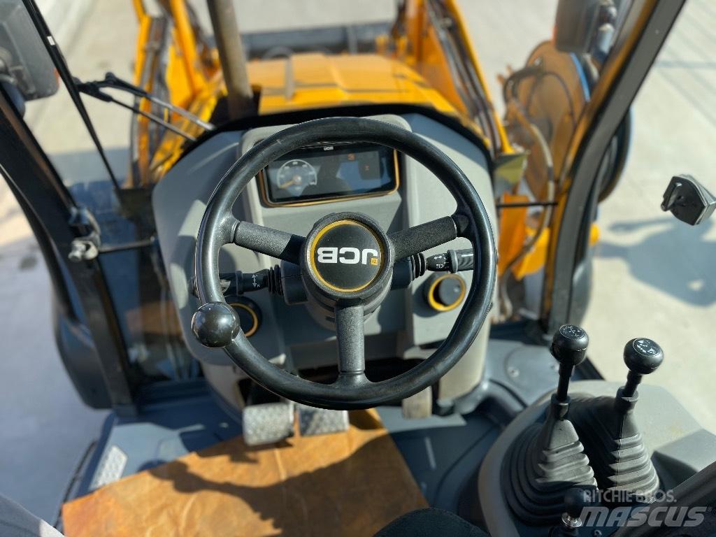 JCB 3 CX / compact Kaivurikuormaajat