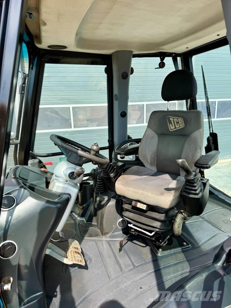 JCB 3 CX Kaivurikuormaajat