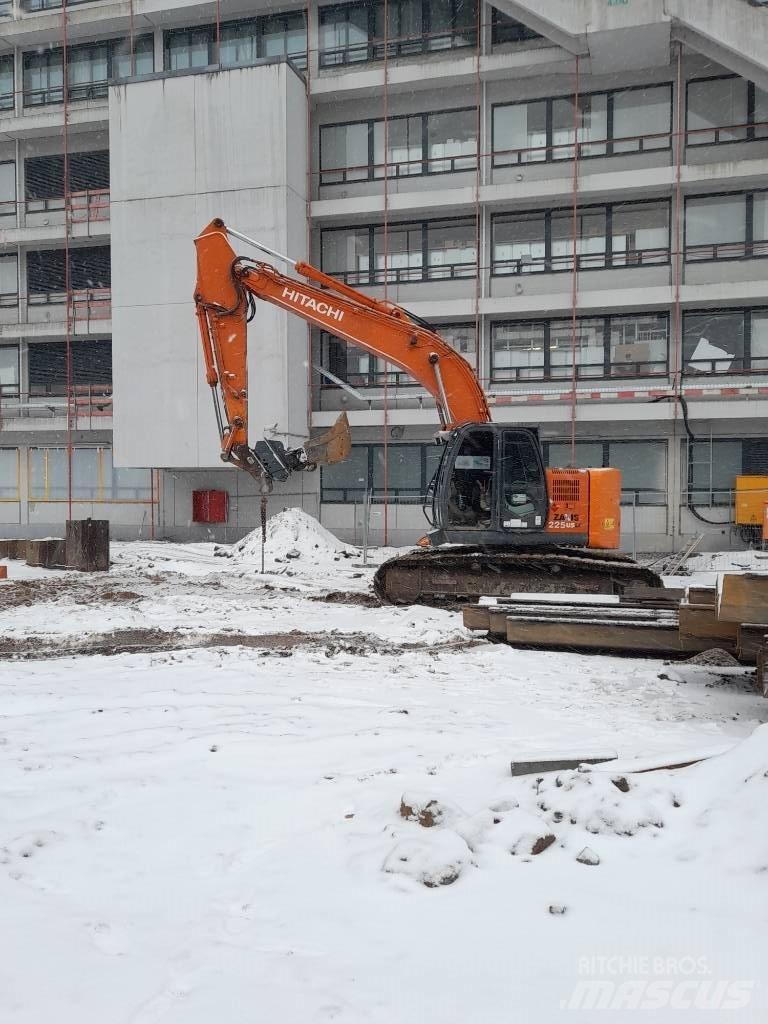  ICE Hitachi 328 B Paalutuskoneet