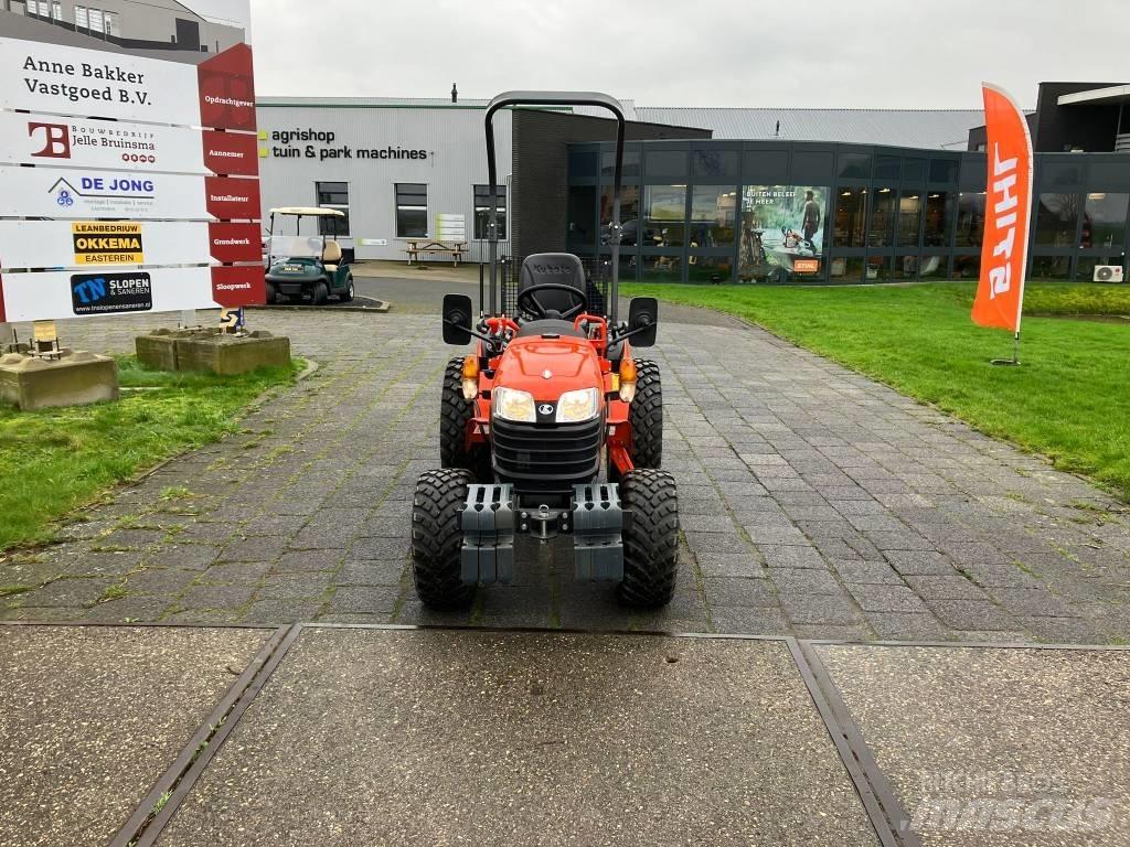 Kubota B1-240 Traktorit