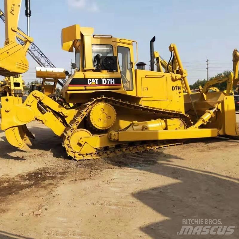 CAT D7H Telaketjupuskutraktorit