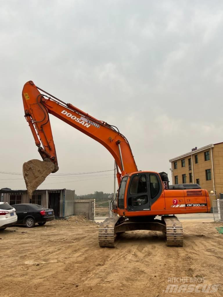 Doosan DX300LCA Telakaivukoneet