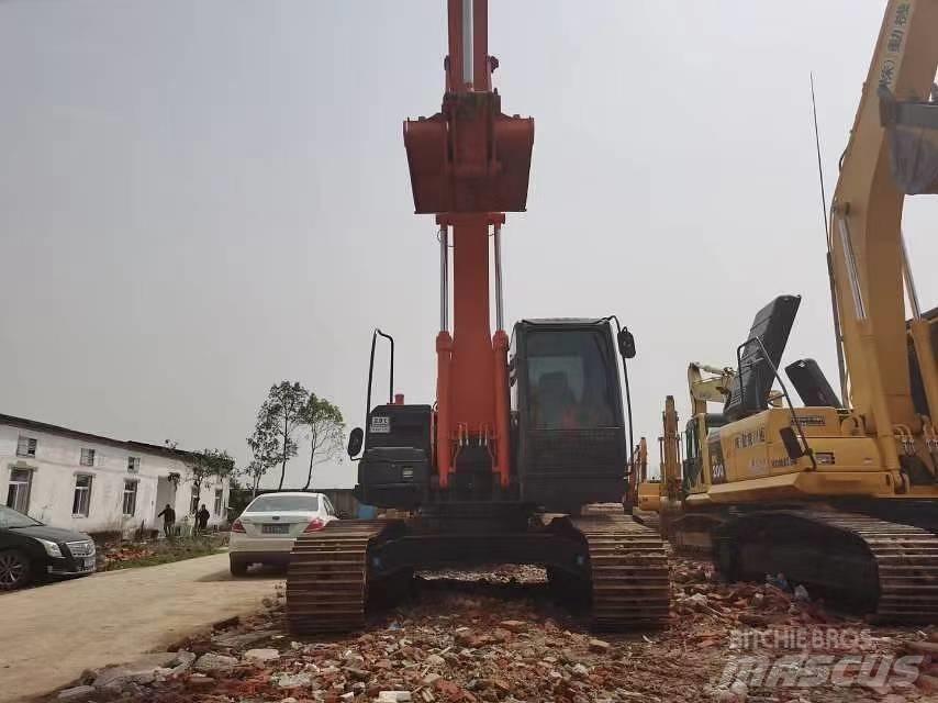 Hitachi ZX 210 Telakaivukoneet