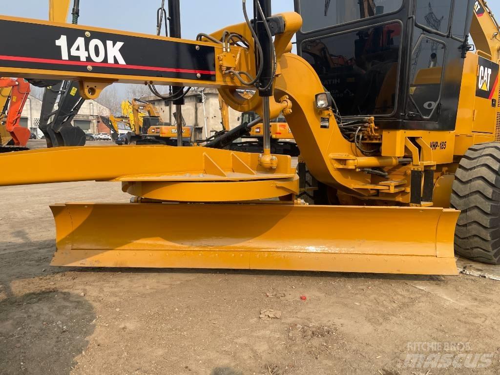 CAT 140 K Tiehöylät