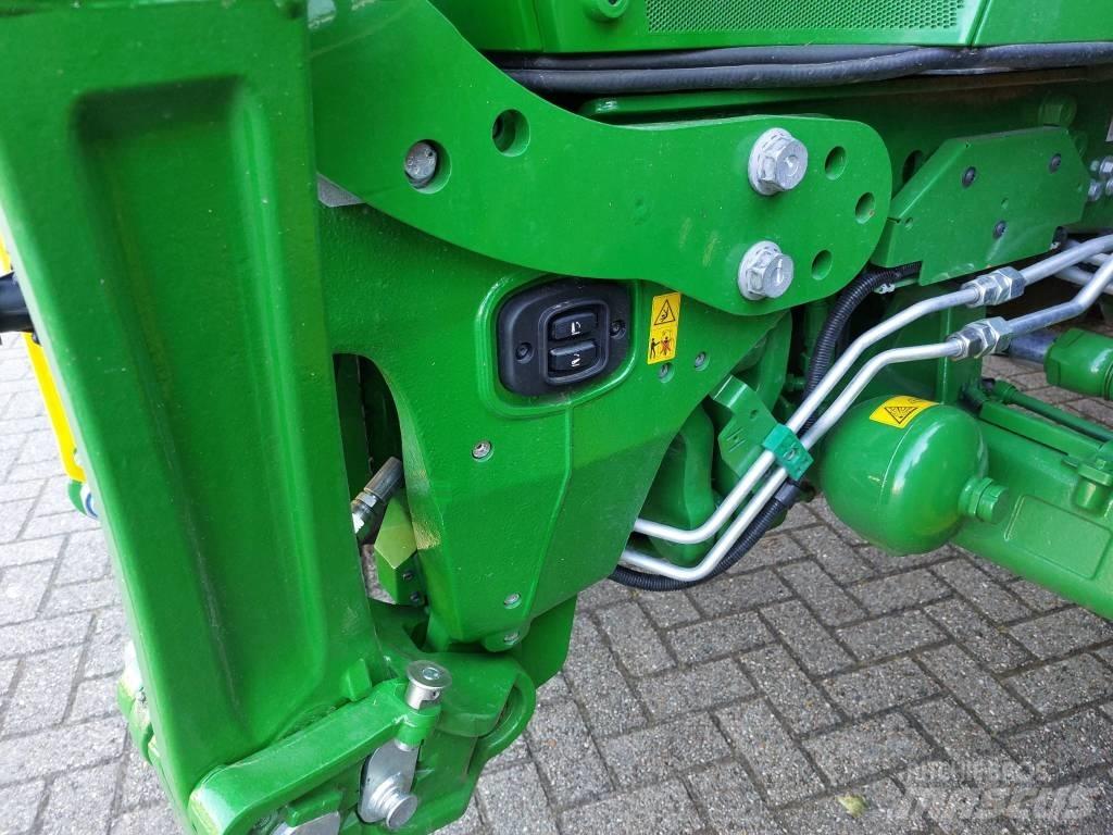 John Deere 6R150 Traktorit