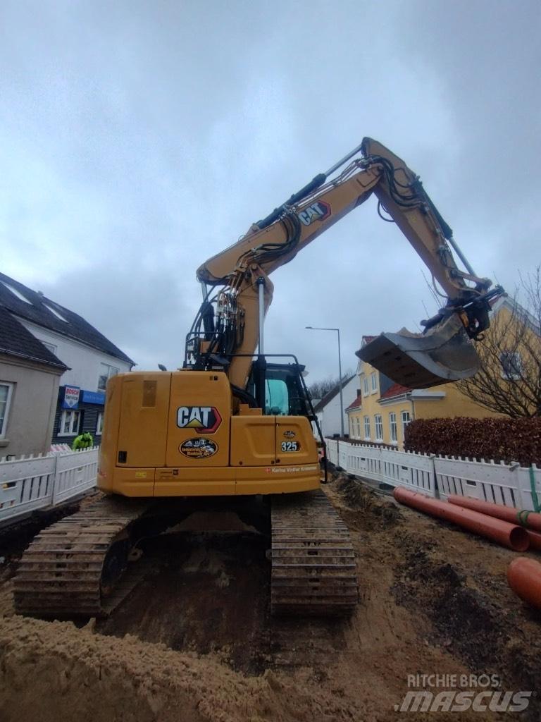 CAT 325 Telakaivukoneet
