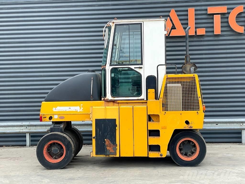 Dynapac CP 142 Kumipyöräjyrät