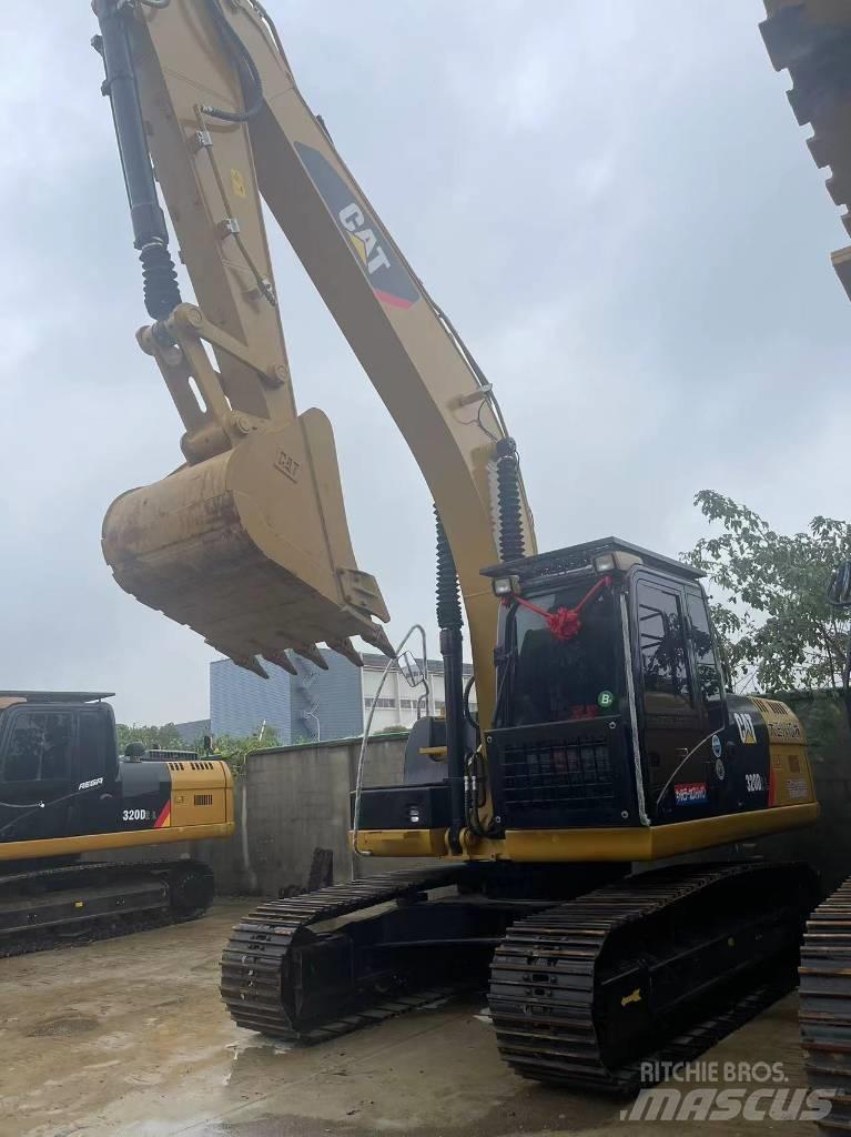 CAT 320 D Telakaivukoneet