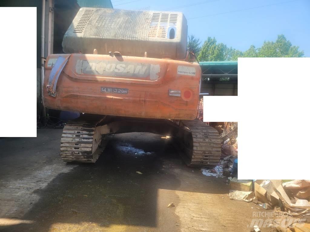 Doosan DX 300 LCA Telakaivukoneet