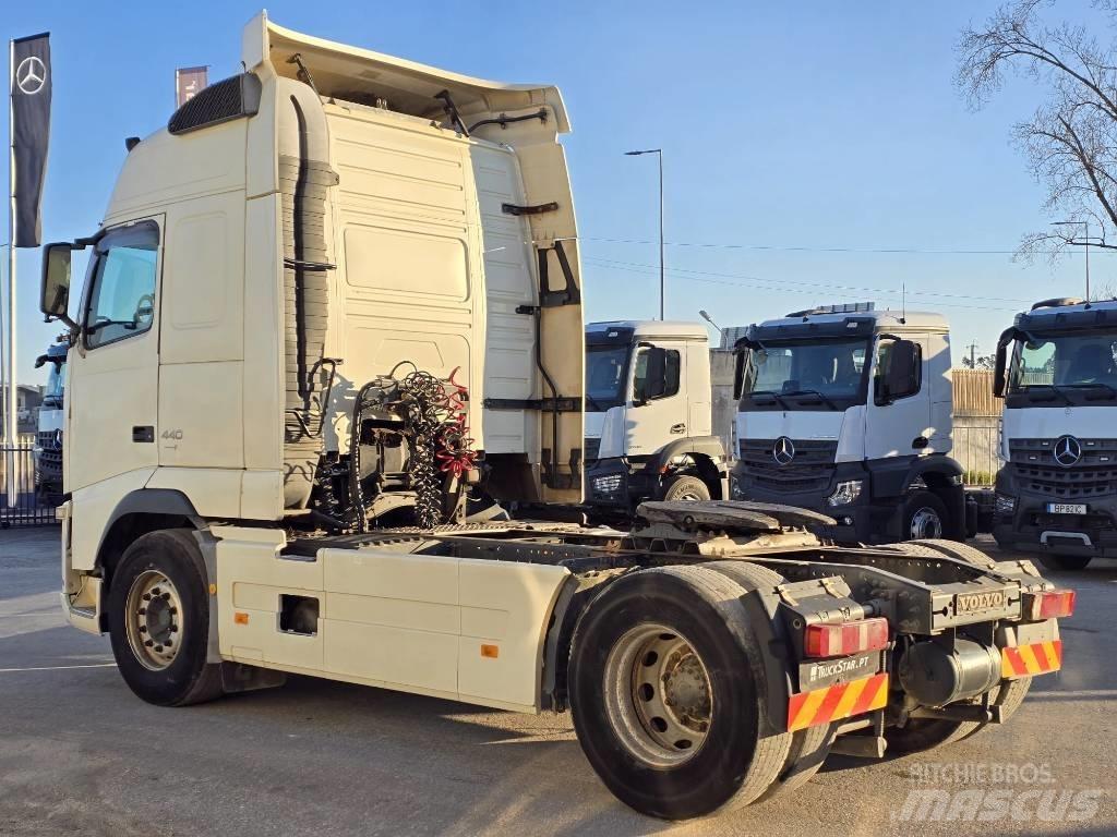 Volvo FH 13 440 Vetopöytäautot