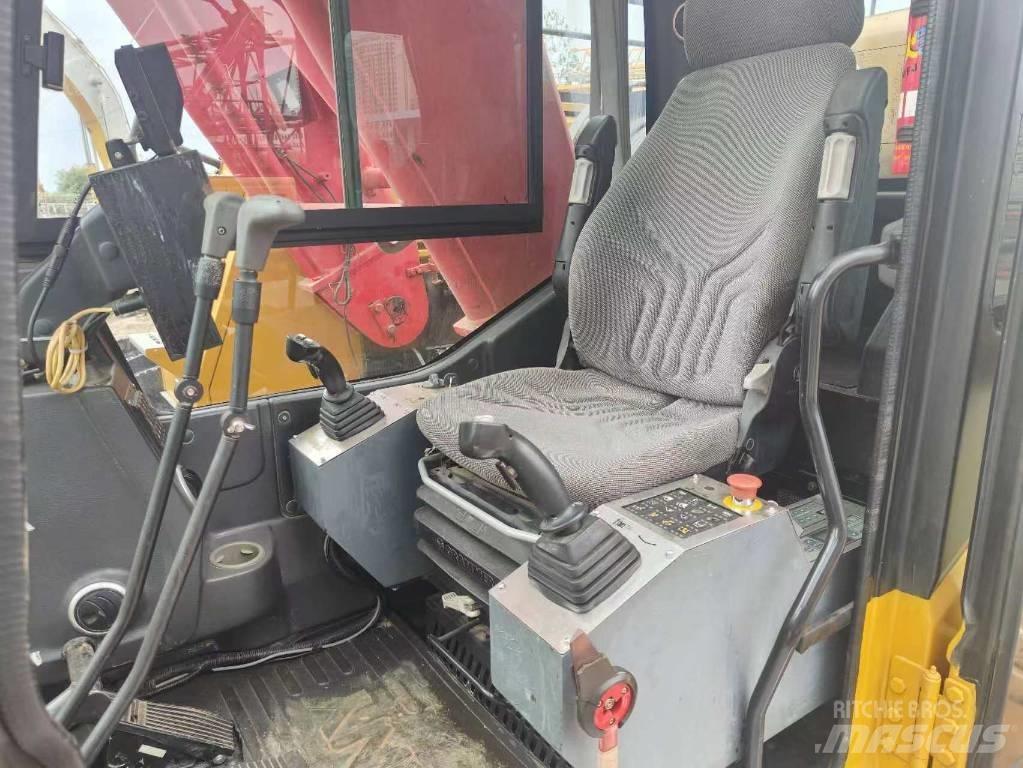 Sany SCC 1000 Tela-alustaiset nosturit