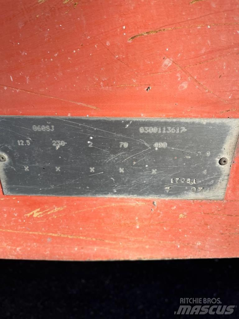 JLG 860 SJ Teleskooppipuominostimet