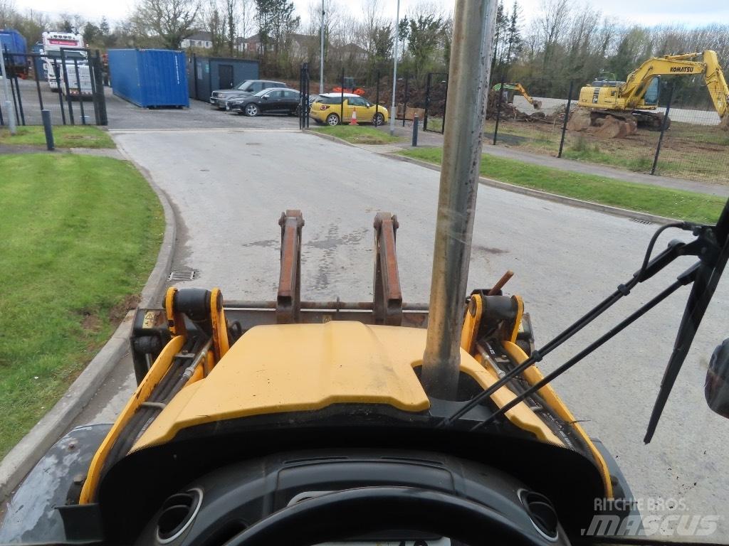 JCB 3 CX 14 Kaivurikuormaajat