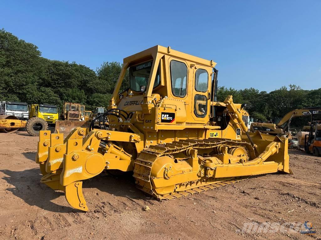 CAT D7G Telaketjupuskutraktorit
