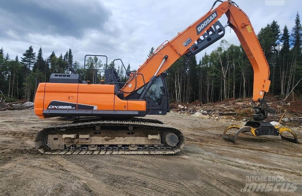 Doosan DX 225 LC-5 Telakaivukoneet