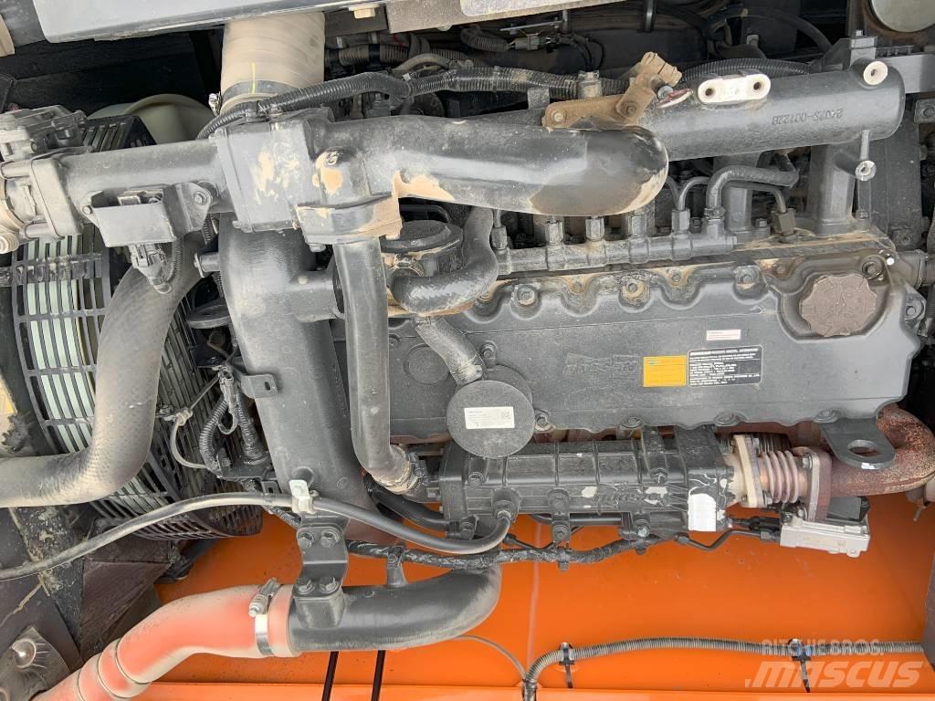 Doosan DX 225 LC-5 Telakaivukoneet