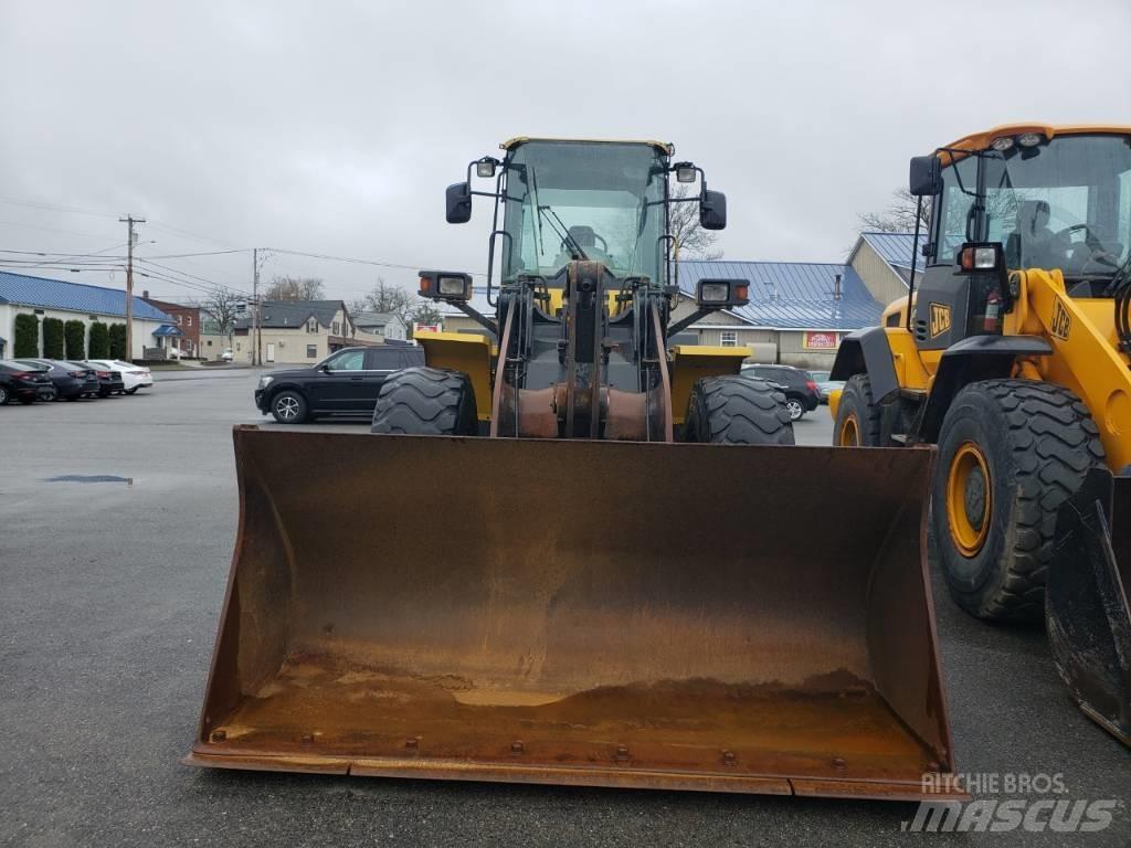 Komatsu WA 200 Pyöräkuormaajat