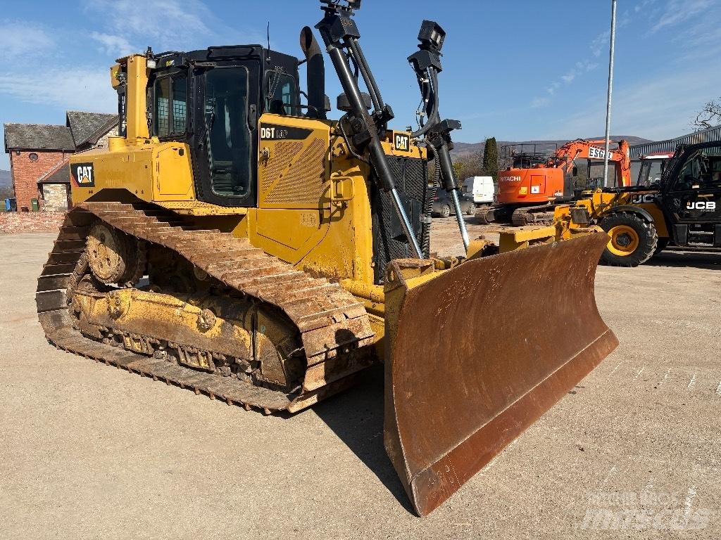 CAT D 6 T LGP VPAT Telaketjupuskutraktorit